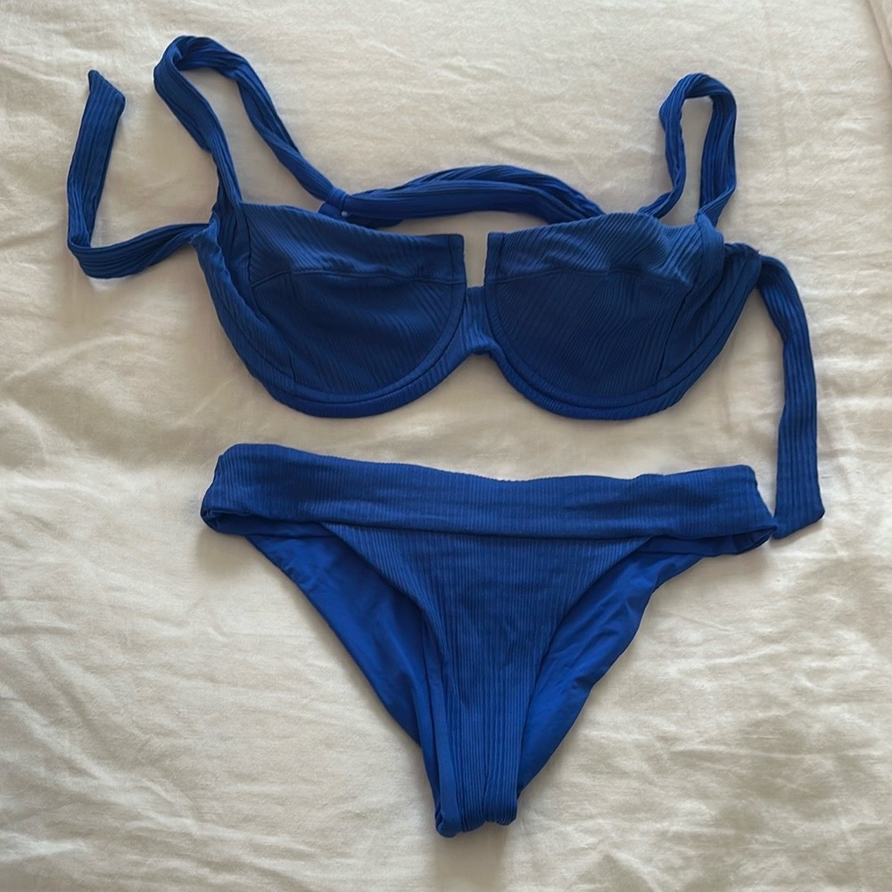 L Space Blue Ribbed Bikini D top & M bottom
